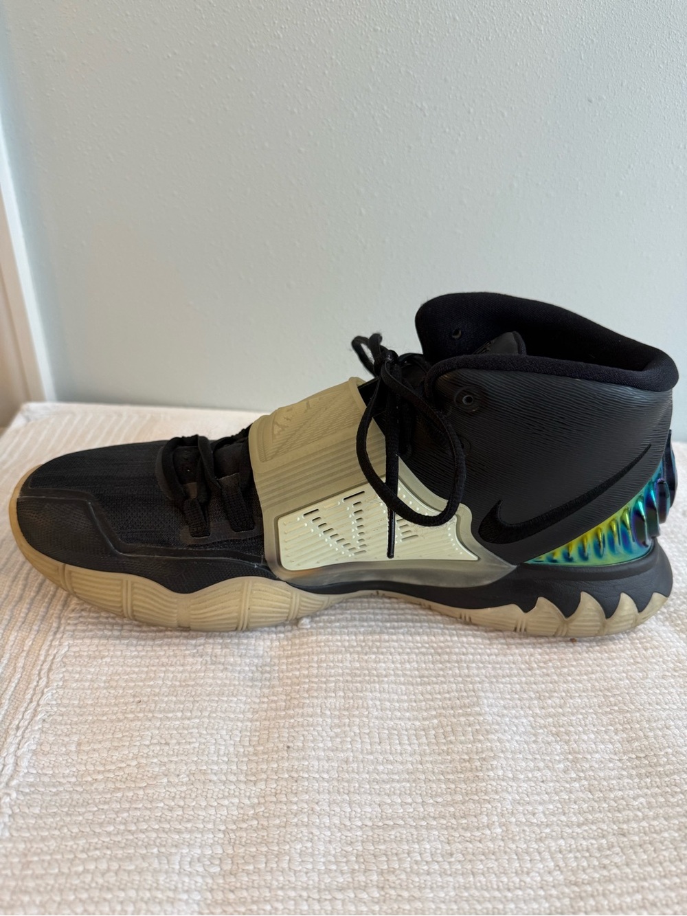 Nike Kyrie By You Custom Basketball Shoes - Picture 6 of 9